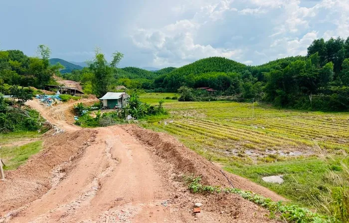 Quảng Nam: 4 năm chưa thi công xong 5km đường