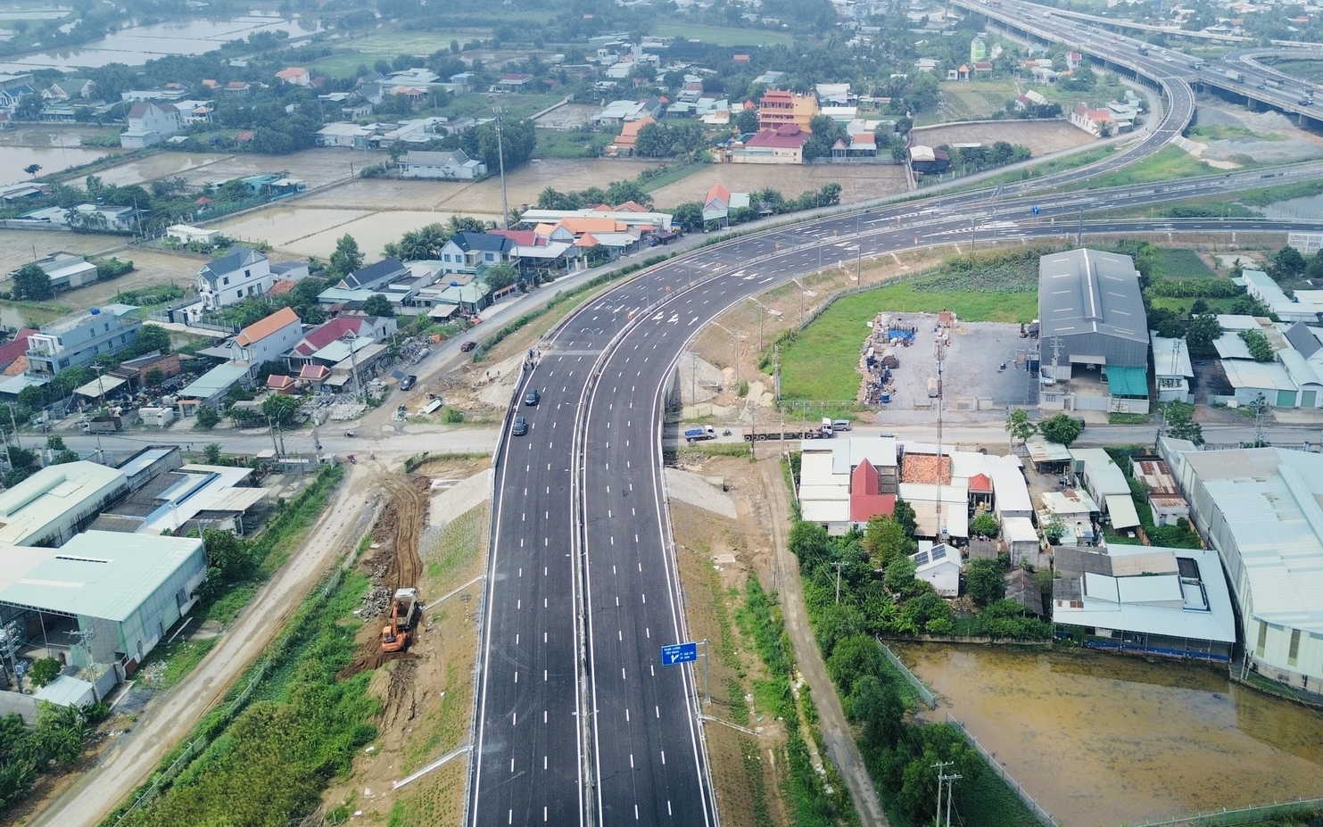 Cầu vượt quan trọng nhất nút giao cao tốc Bến Lức – Long Thành sẽ thông xe vào tháng 10